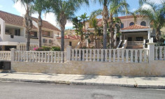 Luxury 5 bedroom house with swimming pool for sale in Oroklini