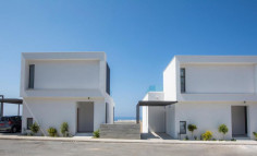 3 bedroom house with swimming pool for sale in Chloraka