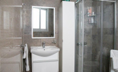 Beautiful 5 bedrooms house with swimming pool for sale in Agios Tychonas