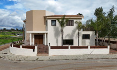 Beautiful 3 bedrooms house for sale in Latsia