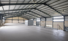 Spacious commercial for sale in Dali