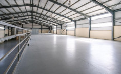 Spacious commercial for sale in Dali