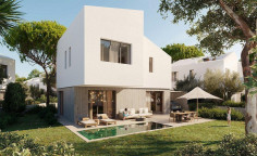 Spacious 4 bedroom house with swimming pool for sale in Oroklini