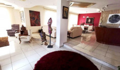 Spacious 6 bedroom house with swimming pool for sale in Agia Fyla