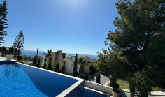 Beautiful for bed house with swimming pool for sale in Agios Tychonas