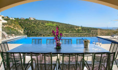 5 bedroom house with swimming pool to rent in Aphrodite Hills