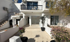 Luxury 1 bedroom apartment with swimming pool for sale in Tombs of the Kings