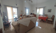Spacious 3 bedroom furnished villa with swimming pool to rent in Peyia