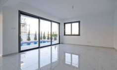 4 bedroom furnished villa with swimming pool to rent in Livadia