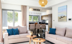 Luxury 3 bedroom furnished house with swimming pool to rent in Perivolia