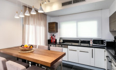 Luxury 3 bedroom furnished house with swimming pool to rent in Perivolia