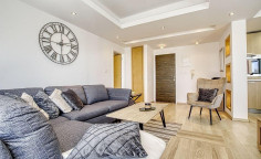 Spacious 2 bedroom furnished apartment with swimming pool to rent in Germasogeia