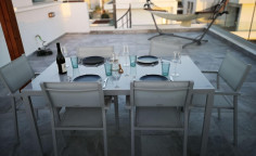 Large 4 bedroom furnished house with swimming pool to rent in Livadia