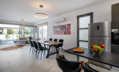Large 4 bedroom furnished house with swimming pool to rent in Livadia