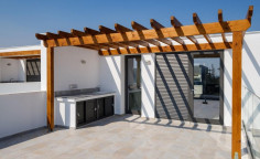Lovely 4 bedroom furnished house with swimming pool to rent in Livadia