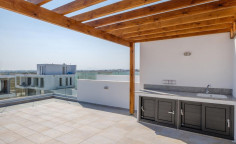 Lovely 4 bedroom furnished house with swimming pool to rent in Livadia