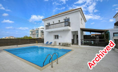 4 bedrooms detached villa with communal pool, Paralimni 