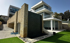 Luxury 6 bedroom house with swimming pool for sale in Green Area