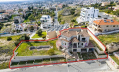 4 bedroom house with swimming pool for sale in Agia Fyla