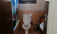 Four bedroom linked detached house at Aradippou residential area, with title deeds 