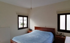 Four bedroom linked detached house at Aradippou residential area, with title deeds 