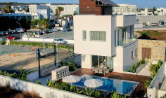 Large 4 bedrooms house with swimming pool for sale in Ayia Napa