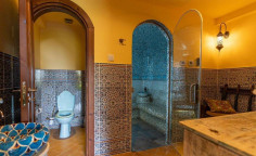 Large 3 bedroom house with swimming pool for sale in Souni-Zanakia