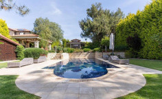 Large 3 bedroom house with swimming pool for sale in Souni-Zanakia