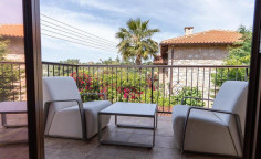 Large 3 bedroom house with swimming pool for sale in Souni-Zanakia