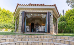 Large 3 bedroom house with swimming pool for sale in Souni-Zanakia