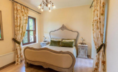 Large 3 bedroom house with swimming pool for sale in Souni-Zanakia