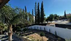 Luxury 4 bedrooms house with swimming pool for sale in Moni