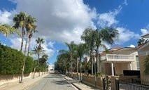 4 bedroom furnished villa with swimming pool to rent in Perivolia