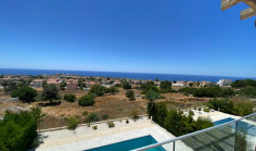 4 bedroom furnished house with swimming pool to rent in Peyia