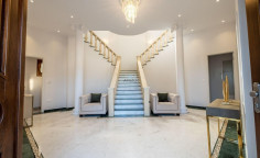 6 bedroom villa with swimming pool to rent in Mouttagiaka