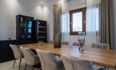 6 bedroom villa with swimming pool to rent in Mouttagiaka