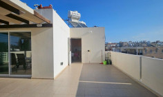 3 bedroom furnished penthouse with swimming pool for sale in Universal 3 bedroom furnished penthouse with swimming pool for sale in Universal