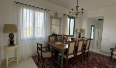 3 bedroom house with swimming pool to rent in Pissouri