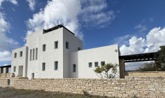 3 bedroom house with swimming pool to rent in Pissouri