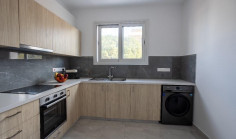 Large 2 bedroom apartment to rent in Agias Zonis
