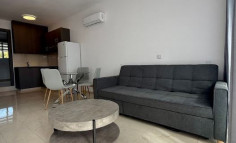 Luxury 2 bedroom furnished maisonette with swimming pool for sale in Tombs of the Kings