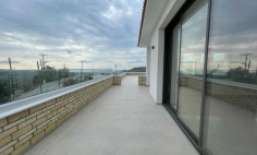 4 bedroom house with swimming pool to rent in Episkopi