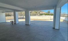 4 bedroom house with swimming pool to rent in Episkopi