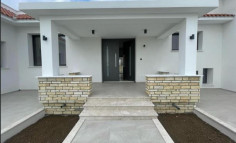 4 bedroom house with swimming pool to rent in Episkopi