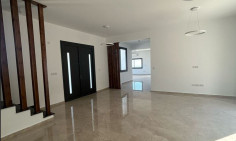 4 bedroom house with swimming pool to rent in Episkopi