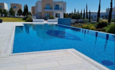 2 bedroom furnished maisonette with swimming pool to rent in Koloni
