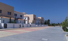 2 bedroom furnished maisonette with swimming pool to rent in Koloni