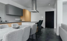 Large 3 bedrooms apartment to rent in Neapolis