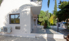 Beautiful 3 bedrooms house with swimming pool for sale in Secret Valley