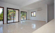 Beautiful 3 bedrooms house with swimming pool for sale in Secret Valley